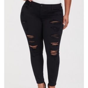 Torrid black distressed skinny jeans
